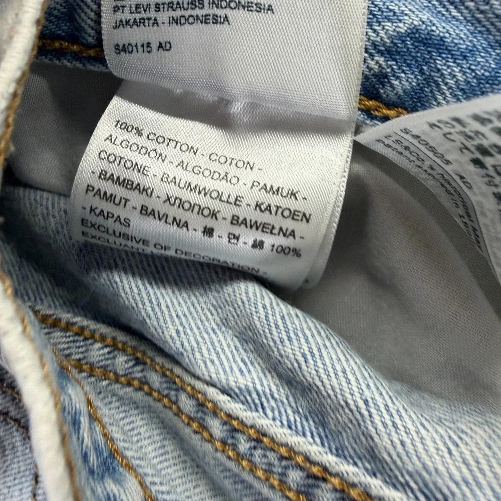 Levis there discrepancy